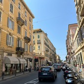 Sanremo: ragazza di 19 anni investita sulle strisce pedonali in via Roma Sanremo: ragazza di 19 anni investita sulle strisce pedonali in via Roma
