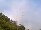 Ventimiglia: incendio sopra via Alborno in frazione Latte a Ventimiglia, intervento dell'elicottero Ventimiglia: incendio sopra via Alborno in frazione Latte a Ventimiglia, intervento dell'elicottero