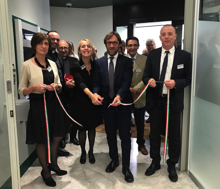 Sanremo: inaugurata questa mattina in via Roma la nuova agenzia 'Per Te' di Crédit Agricole Carispezia (foto e video) Sanremo: inaugurata questa mattina in via Roma la nuova agenzia 'Per Te' di Crédit Agricole Carispezia (foto e video)