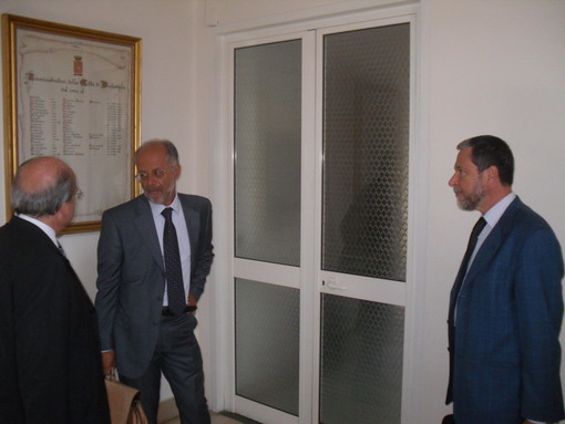 Ventimiglia: blitz in comune dei Carabinieri, acquisiti documenti sui concorsi pubblici Ventimiglia: blitz in comune dei Carabinieri, acquisiti documenti sui concorsi pubblici