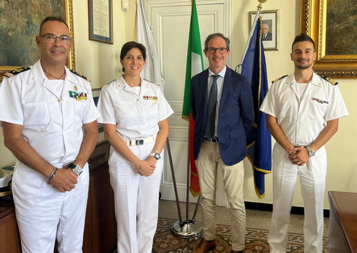 Bordighera: questa mattina il sindaco Ingenito ha incontrato il nuovo comandante della Guardia Costiera Alessio Fumarola