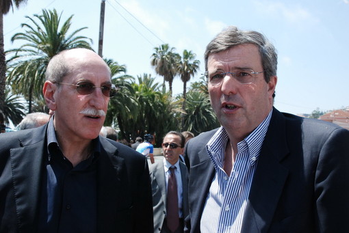Il Presidente dell Provincia di Imperia Sappa con il Goverantore della Liguria Burlando. Il Presidente dell Provincia di Imperia Sappa con il Goverantore della Liguria Burlando.