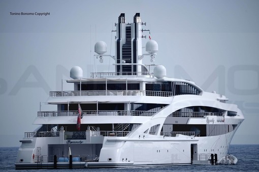Sanremo: ecco il 'I Dynasty', in rada un super yacht da 110 metri di proprietà di un miliardario kazako Sanremo: ecco il 'I Dynasty', in rada un super yacht da 110 metri di proprietà di un miliardario kazako