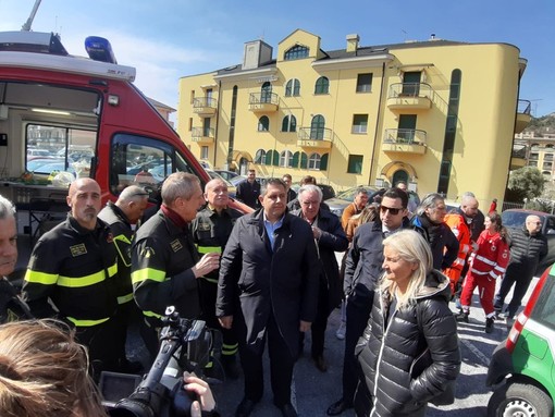 Cogoleto: sopralluogo del Presidente Toti sull'incendio "Il peggio è passato", riaperta l'autostrada A10 (Foto e Video)