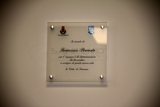 La targa per Francesco Prevosto agli uffici Inps di Sanremo