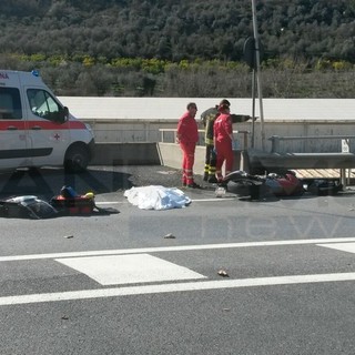 Chiusanico: scontro frontale tra auto e moto, muore un giovane di 24 anni sulla Statale 28 del Nava