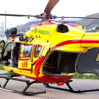 Rocchetta Nervina: cade con la moto su una strada sterrata, interviene a soccorrerlo l'elicottero