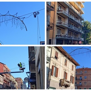 Vallecrosia, al via l’installazione delle luminarie di Natale lungo le vie della città (Foto e video) Vallecrosia, al via l’installazione delle luminarie di Natale lungo le vie della città (Foto e video)