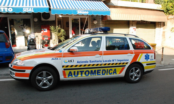 Incidente in moto a Sanremo: ferite alla gamba per una giovane ragazza