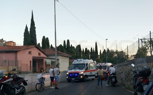 Imperia: scontro tra due scooter in via Musso, 50 enne in gravi condizioni al Santa Corona (Foto) Imperia: scontro tra due scooter in via Musso, 50 enne in gravi condizioni al Santa Corona (Foto)