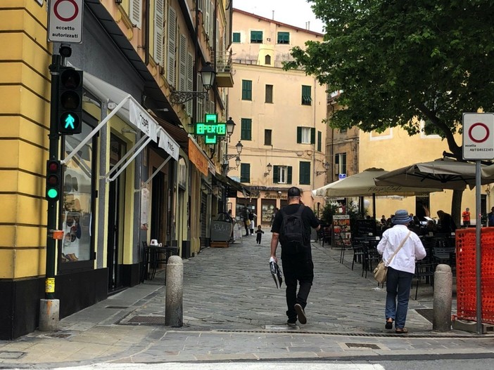 Sanremo: sostituzione delle lampade con tecnologia a led, oggi i lavori in piazza San Siro, via della Pace, piazza Eroi e zona Siro Carli Sanremo: sostituzione delle lampade con tecnologia a led, oggi i lavori in piazza San Siro, via della Pace, piazza Eroi e zona Siro Carli