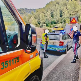 Ventimiglia: migrante a piedi stamattina sulla A10, intervento congiunto di Croce Verde e Stradale