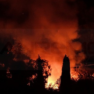 Incendi, lunedì cesserà lo stato di grave pericolosità. Toti: “Grazie a Protezione Civile, Vigili del Fuoco e volontari” Incendi, lunedì cesserà lo stato di grave pericolosità. Toti: “Grazie a Protezione Civile, Vigili del Fuoco e volontari”