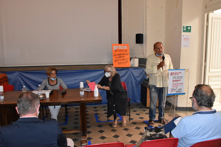 Sanremo: primo incontro del 'Gruppo di Cultura Politica' alla Federazione Operaia, si parla di Covid-19 (Foto e Video) Sanremo: primo incontro del 'Gruppo di Cultura Politica' alla Federazione Operaia, si parla di Covid-19 (Foto e Video)