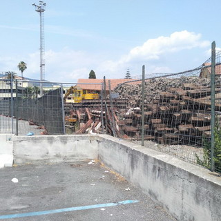 Imperia: incidente sul lavoro nel deposito merci dell'ex stazione, operaio romeno in gravi condizioni (Foto)