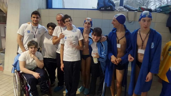 Nuoto: buon bottino di medaglie per gli atleti della 'Integrabili' agli italiani in vasca corta Fisdir Nuoto: buon bottino di medaglie per gli atleti della 'Integrabili' agli italiani in vasca corta Fisdir