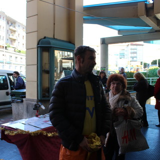 Imperia: blitz di CAPITAN VENTOSA di Striscia la Notizia sulle tracce di una falsa pranoterapeuta Imperia: blitz di CAPITAN VENTOSA di Striscia la Notizia sulle tracce di una falsa pranoterapeuta