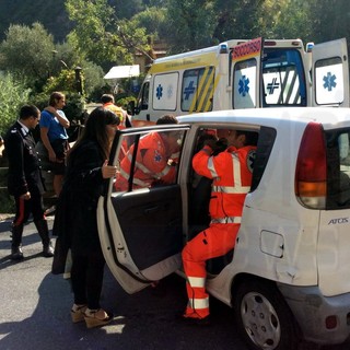 Soldano: sbatte con l'auto contro il guard-rail sulla Provinciale, anziano soccorso e portato in ospedale