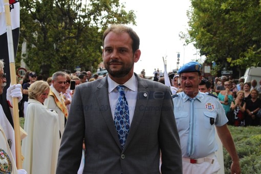 Seborga: un anno fa il dibattito pubblico fra i candidati Principe, Menegatto prometteva un albergo a 5 stelle, ma a che punto è il progetto? Seborga: un anno fa il dibattito pubblico fra i candidati Principe, Menegatto prometteva un albergo a 5 stelle, ma a che punto è il progetto?