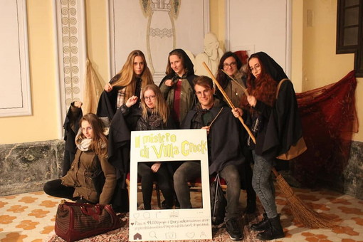 Torna ad Imperia lo spettacolo "Il mistero di Villa Grock: una magica avventura nel mondo di Harry Potter" (Foto) Torna ad Imperia lo spettacolo "Il mistero di Villa Grock: una magica avventura nel mondo di Harry Potter" (Foto)