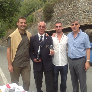 Da destra: Angelo Giudici, l'assessore al turismo di Triora, Mirco Rossato dell'associazione somelier italiani e Luca Calvini.
