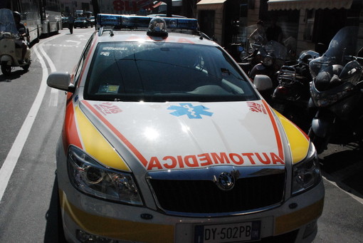Lieve incidente al confine tra Arma di Taggia e Riva Ligure, ferito leggermente un 42enne Lieve incidente al confine tra Arma di Taggia e Riva Ligure, ferito leggermente un 42enne