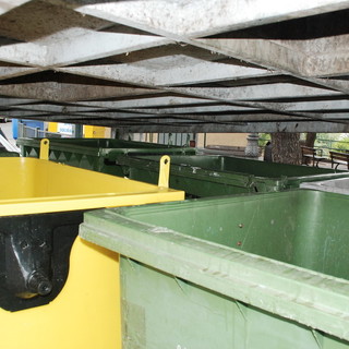 Rifiuti, Comune contro i furbetti della differenziata a Vallecrosia: nelle isole ecologiche arriva il ‘Grande Fratello’ Rifiuti, Comune contro i furbetti della differenziata a Vallecrosia: nelle isole ecologiche arriva il ‘Grande Fratello’