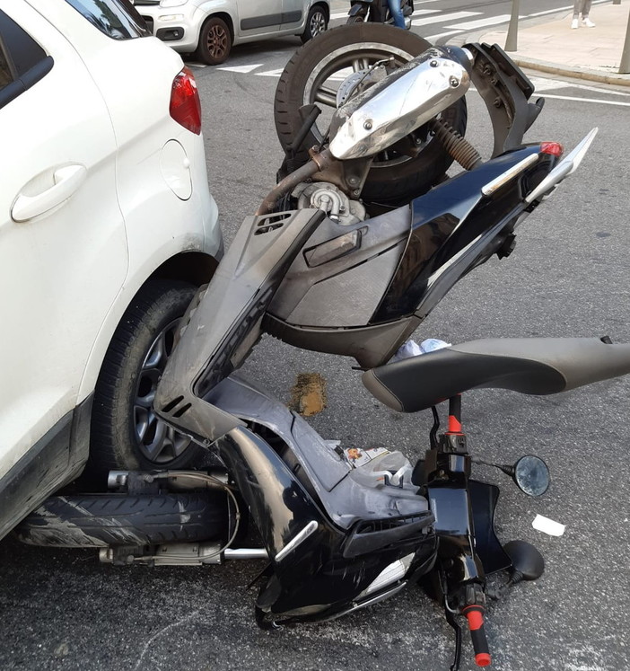Sanremo: individuato grazie alle telecamere il responsabile dell'incidente di ieri all'incrocio via Roma-corso Mombello Sanremo: individuato grazie alle telecamere il responsabile dell'incidente di ieri all'incrocio via Roma-corso Mombello