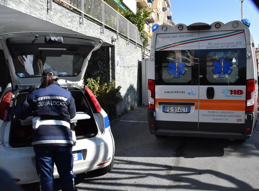 Sanremo: donna di 89 anni investita in via Asquasciati da un furgone, trasporto in elicottero (Foto)