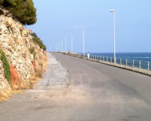 Imperia: rischio di cedimento di una scarpata, dalle 13 è stato chiuso un tratto dell'incompiuta