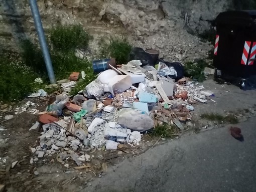 Ventimiglia: situazione di degrado all'isola ecologica di Porta Canarda, nuova segnalazione (Foto)