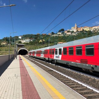 Investimento sulla linea ferroviaria Genova-Ventimiglia: treni in ritardo in tutto il Ponente ligure