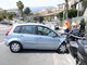 Sanremo: si sente male e finisce con l'auto contro un cancello in via San Francesco, nessun ferito (Foto) Sanremo: si sente male e finisce con l'auto contro un cancello in via San Francesco, nessun ferito (Foto)