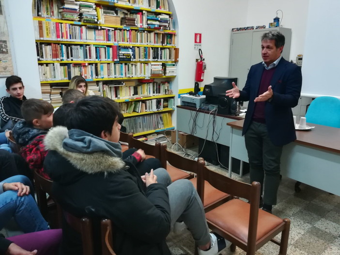 Due incontri tra gli studenti dell'Istituto 'Colombo' di Sanremo ed Arma con il Dottor Paolo Borea