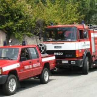 Ventimiglia: piccolo incendio di sterpaglie a Trucco, intervento dei VVF