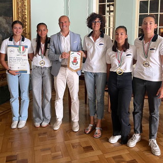 Sanremo: l’assessore Sindoni riceve le atlete della Canottieri medaglia d’oro agli italiani under 17