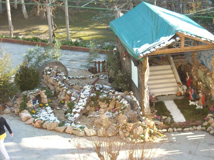 A Pesche torna il concorso “I presepi nel presepe”