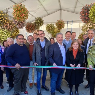 Le immagini dell'inaugurazione in piazza Colombo