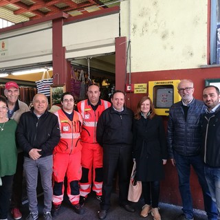 Ventimiglia: installato un nuovo defibrillatore al mercato coperto grazie al progetto 'Cuore Verde' Ventimiglia: installato un nuovo defibrillatore al mercato coperto grazie al progetto 'Cuore Verde'