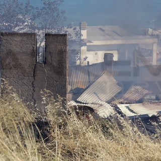 Sanremo: un altro incendio è divampato in collina, a fuoco una serra ed un rudere in strada alla Colla (Foto e Video) Sanremo: un altro incendio è divampato in collina, a fuoco una serra ed un rudere in strada alla Colla (Foto e Video)