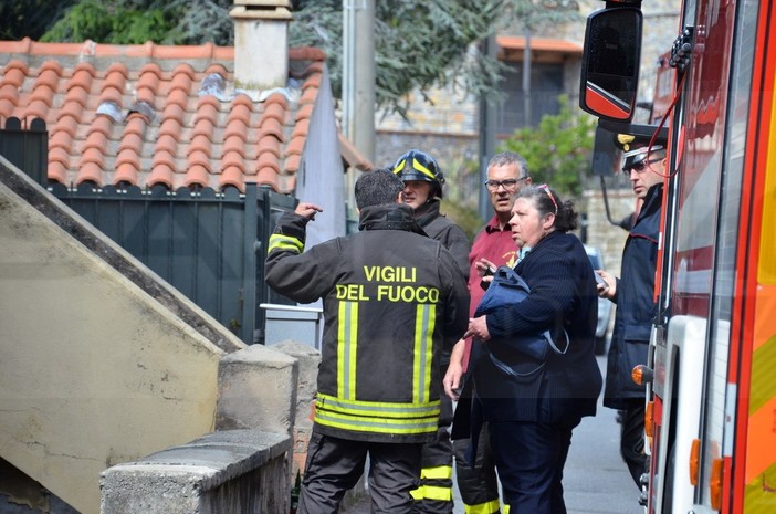 Ospedaletti: attentato incendiario ad una palazzina dell'Arte in strada Termini, è il terzo in poco più di un mese Ospedaletti: attentato incendiario ad una palazzina dell'Arte in strada Termini, è il terzo in poco più di un mese