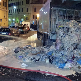 L'immondizia bruciata stamane L'immondizia bruciata stamane