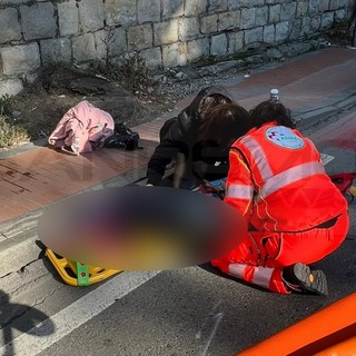Ventimiglia: scontro moto-auto in corso Genova, bimba si rompe il femore e viene portata al 'Gaslini' (Foto)