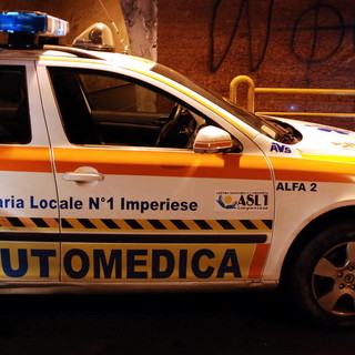 Ventimiglia: scontro tra due auto in frazione Latte, due feriti lievi rifiutano il trasporto