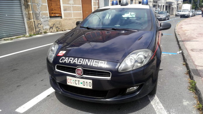 Ventimiglia: tentano di rubare vestiti all'Oviesse, fermati e denunciati dai Carabinieri