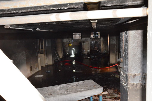 Sanremo: incendio in uno scantinato di Villa Mercede, intervento dei Vigili del Fuoco (foto e video)