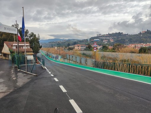 Imperia, modifiche alla viabilità in via Ballestra dopo i lavori per la pista ciclabile: ecco cosa cambia Imperia, modifiche alla viabilità in via Ballestra dopo i lavori per la pista ciclabile: ecco cosa cambia