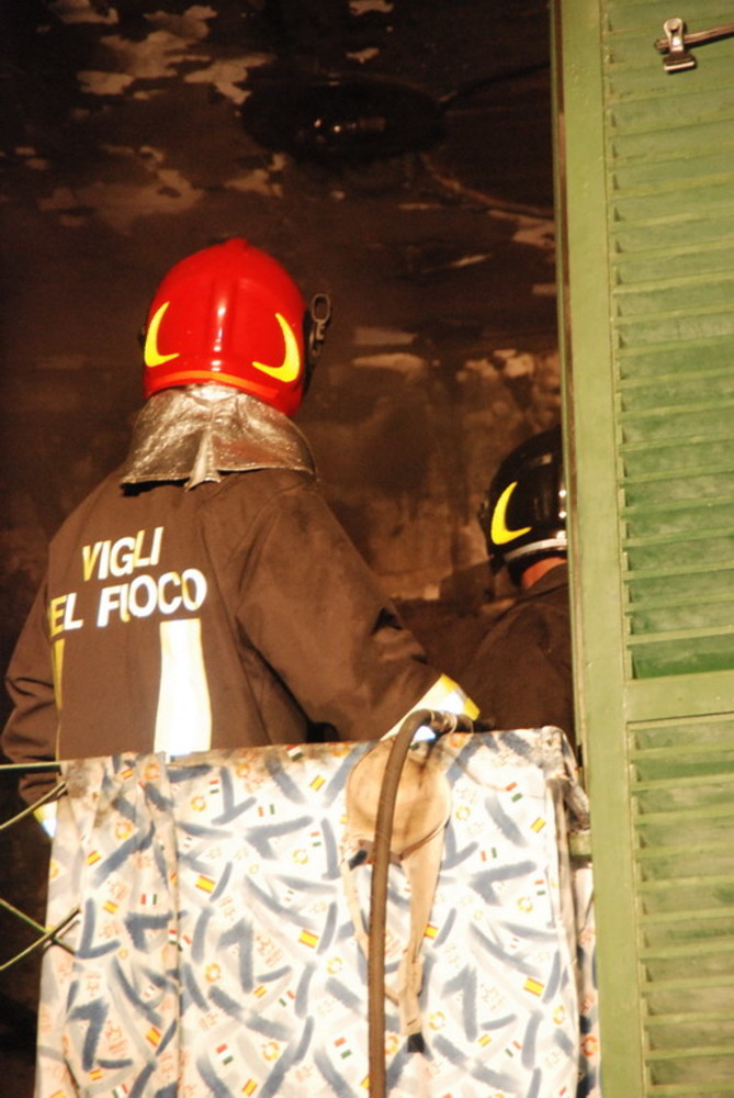 Imperia: principio di incendio ad una canna fumaria in località Montegrazie