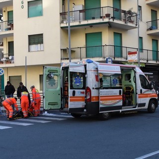 Sanremo: investimento pedonale questo pomeriggio al Borgo, anziano portato in ospedale (Foto) Sanremo: investimento pedonale questo pomeriggio al Borgo, anziano portato in ospedale (Foto)