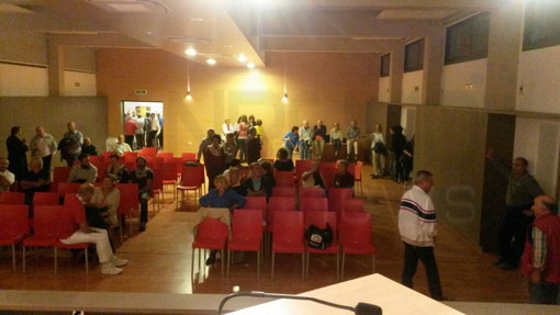 Diano Marina: durante l'incontro con il Sindaco Chiappori 38enne minaccia di darsi fuoco perchè senza casa